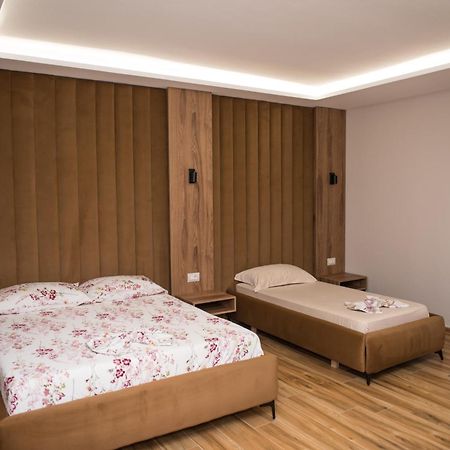 New Donantelo Hotel Vlore Exterior photo