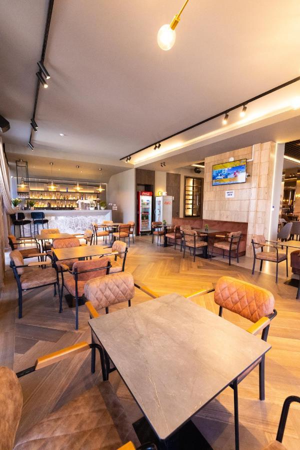 New Donantelo Hotel Vlore Exterior photo