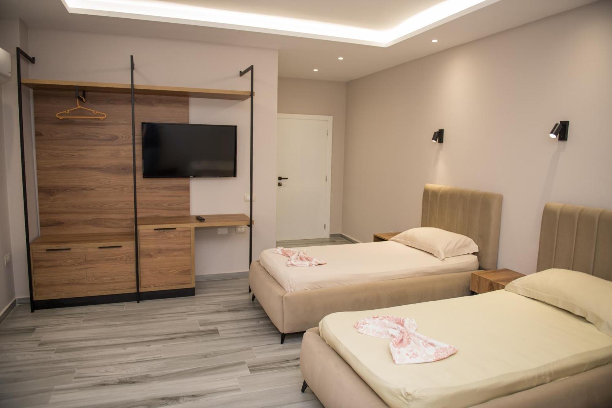 New Donantelo Hotel Vlore Exterior photo