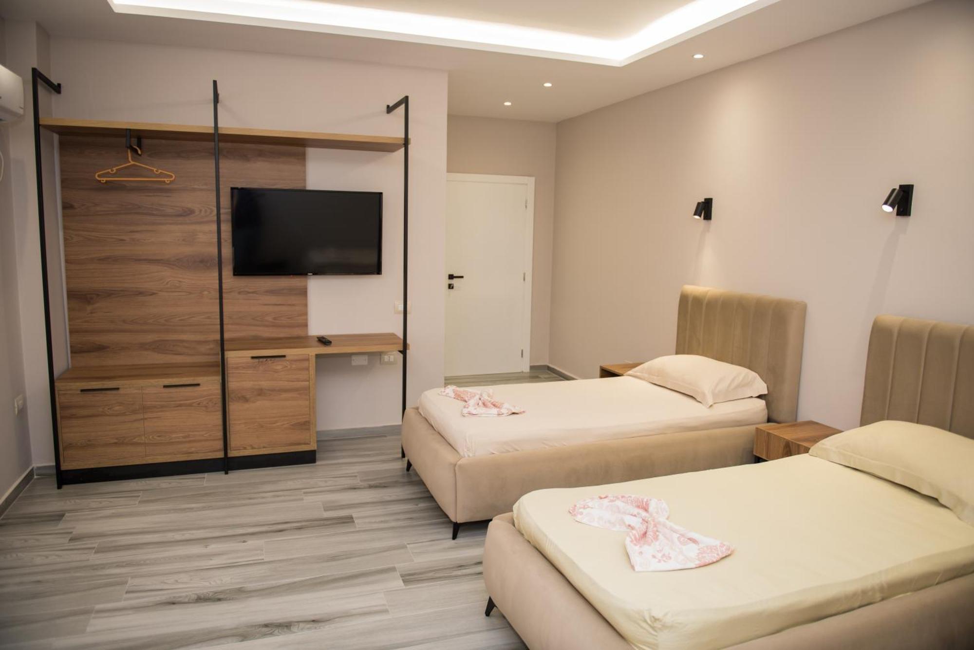 New Donantelo Hotel Vlore Exterior photo