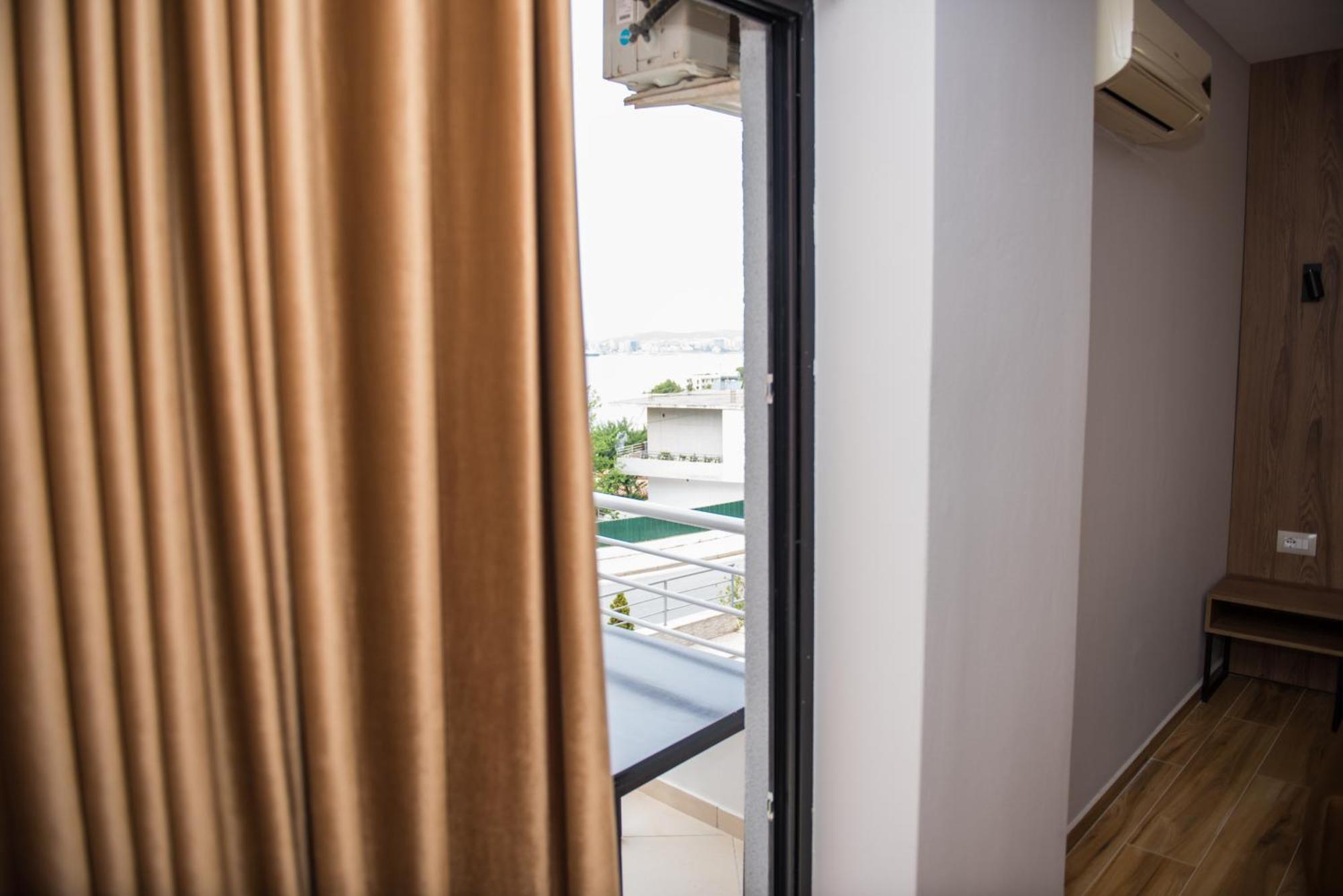 New Donantelo Hotel Vlore Exterior photo