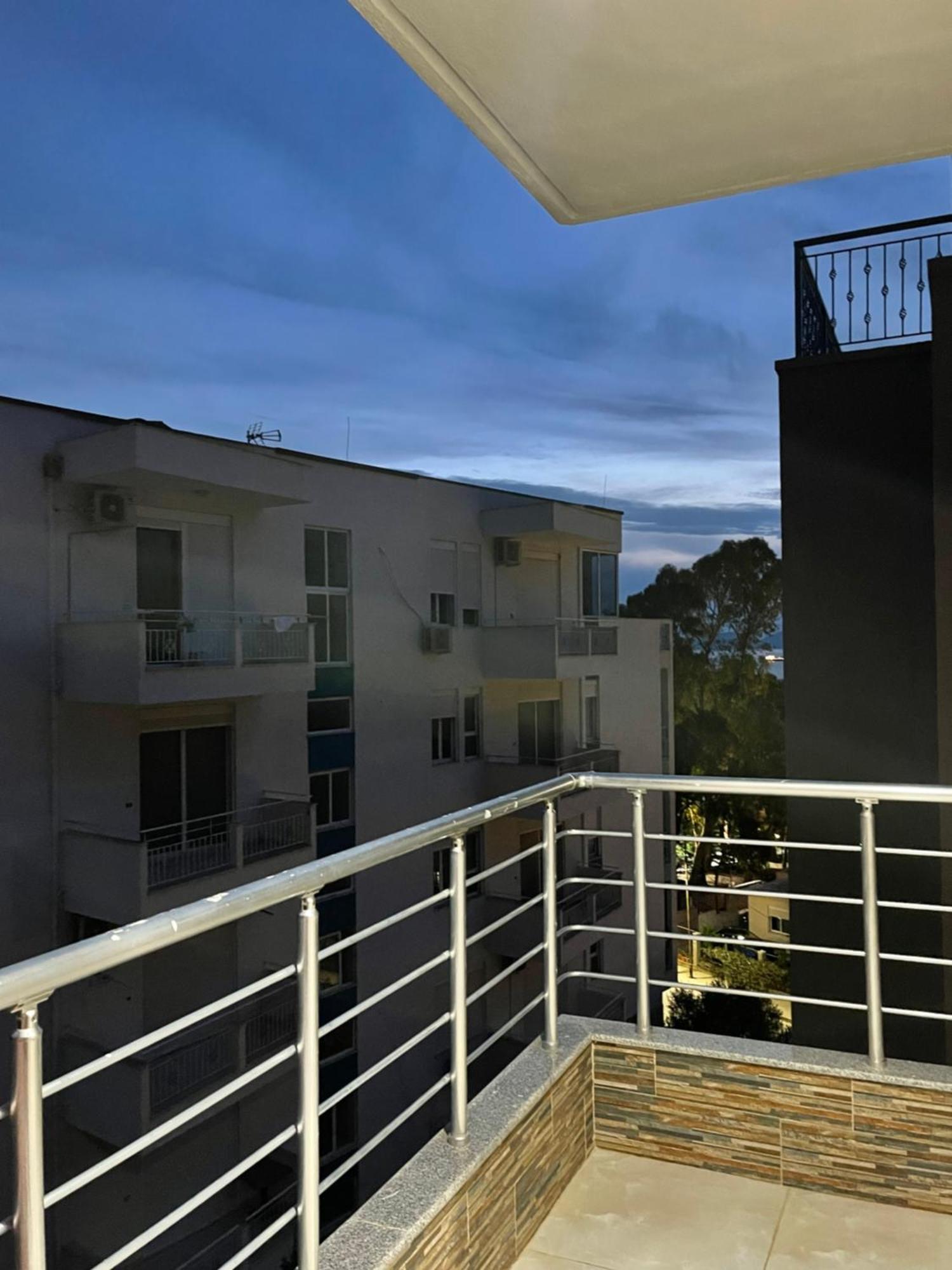New Donantelo Hotel Vlore Exterior photo