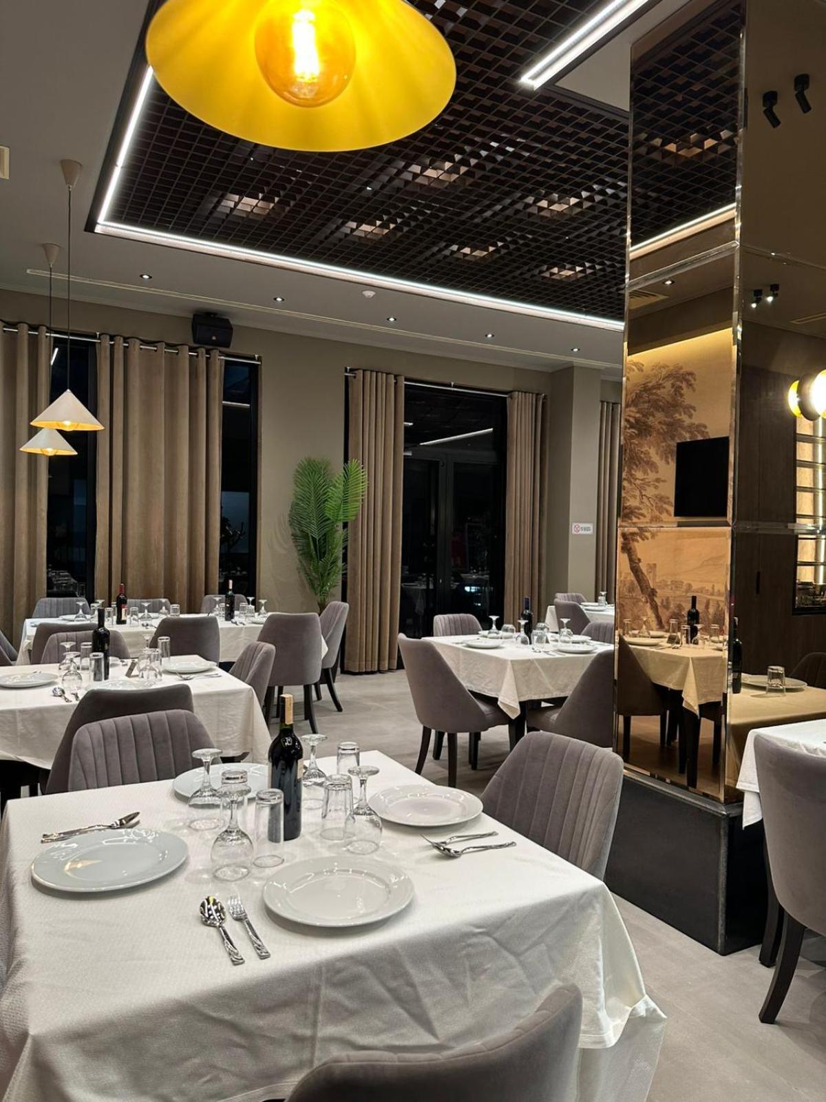 New Donantelo Hotel Vlore Exterior photo